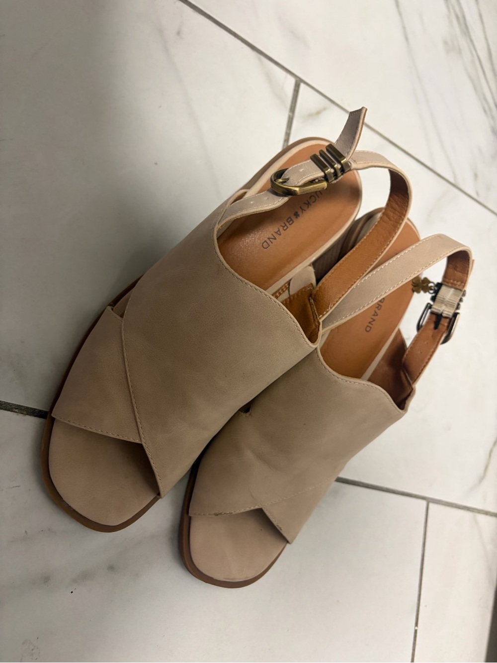 Lucky Brand Beige/Tan Slingback Sandals 9.5 M